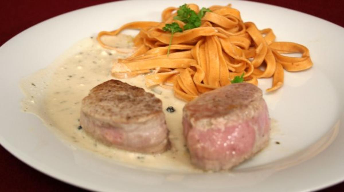 Schweinemedaillons mit Spaghetti aglio e olio