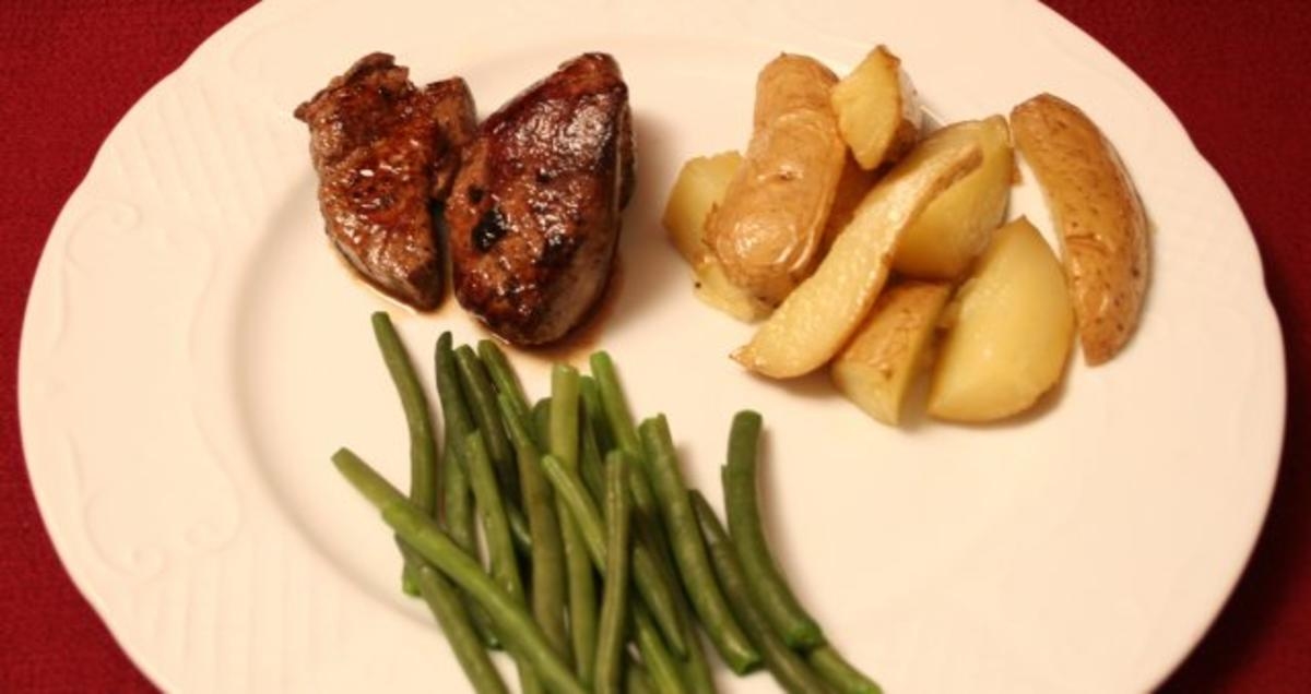 Bisonsteak mit Rosemary Potato Wedges