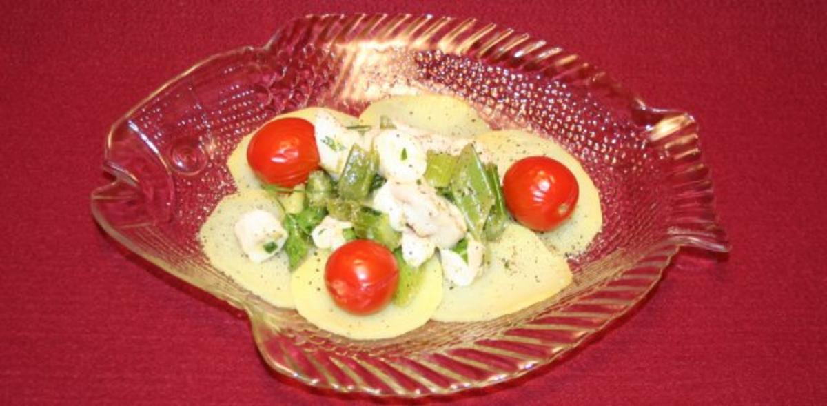 Pulposalat mit Staudensellerie auf Kartoffelcarpaccio