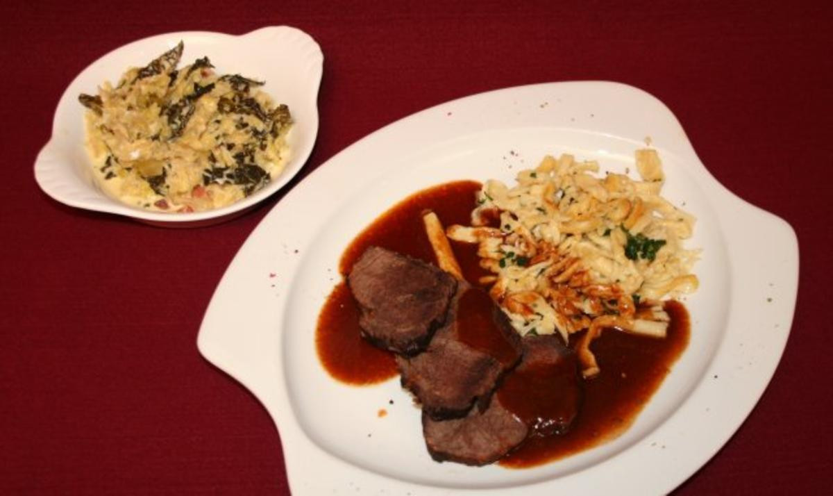 Sauerbraten mit Rahmwirsing und handgeschabten Spätzle