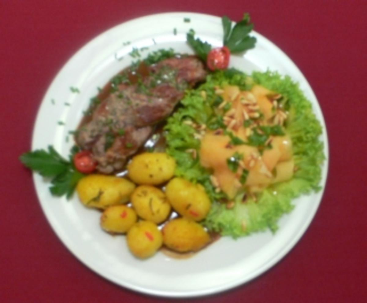 Rinderfiletzopf mit Parmaschinken in Balsamico-Rotwein-Soße