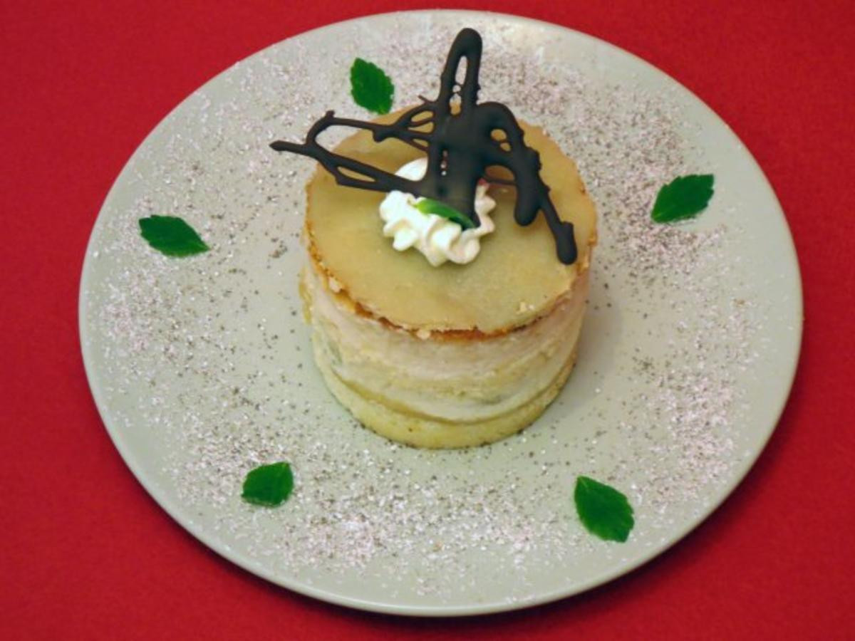 Bild zu: "Apfelmus-Marzipan-Törtchen"