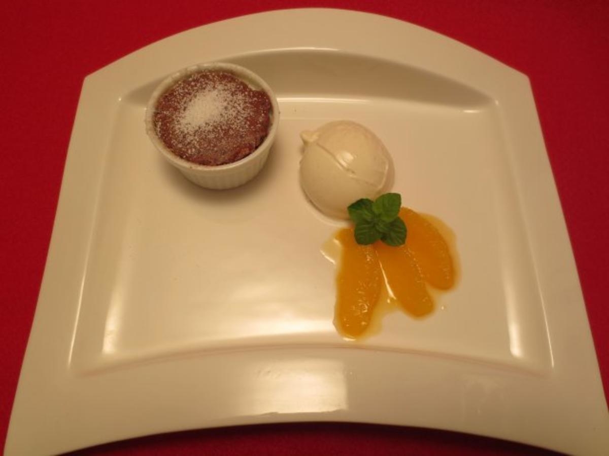Soufflé mit karamellisierten Orangen