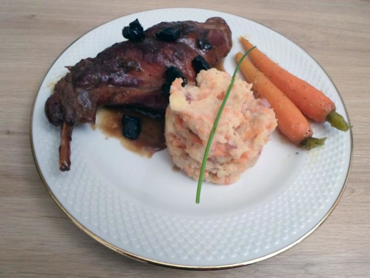 Lapin à la Leffe brune, dazu Püree