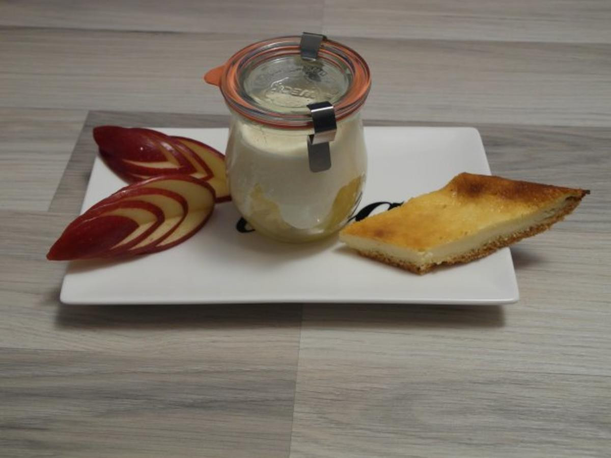Mascarpone-Grieß-Crème mit Apfelkompott