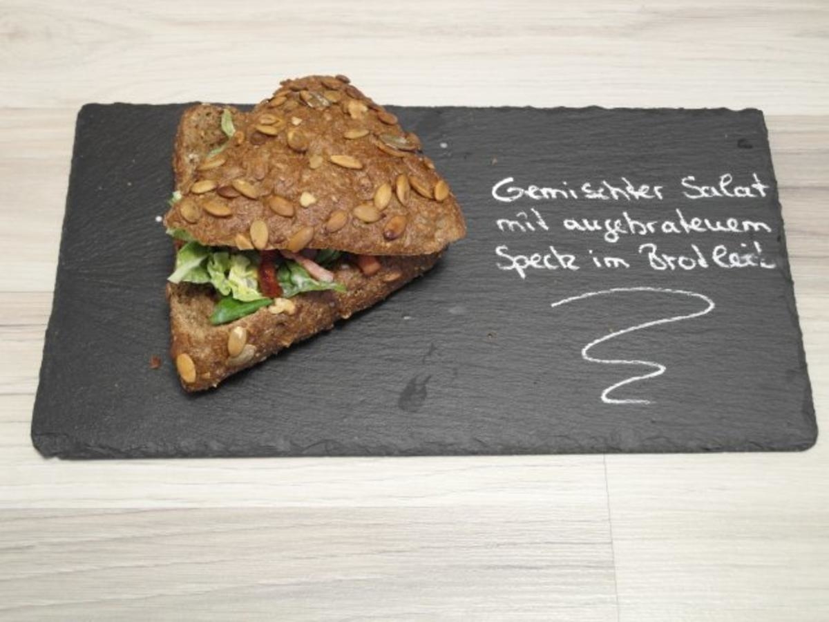 Salat und Minibrot