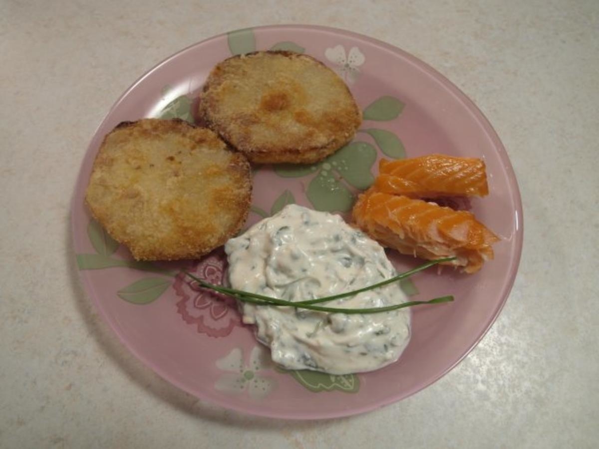 Panierter Kohlrabi mit Lachs an Zitronen-Quark und Kresse
