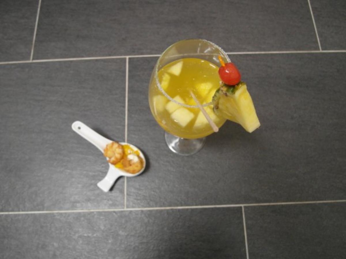 Gebratene Garnelen auf frischer Mango mit Crème Fraîche