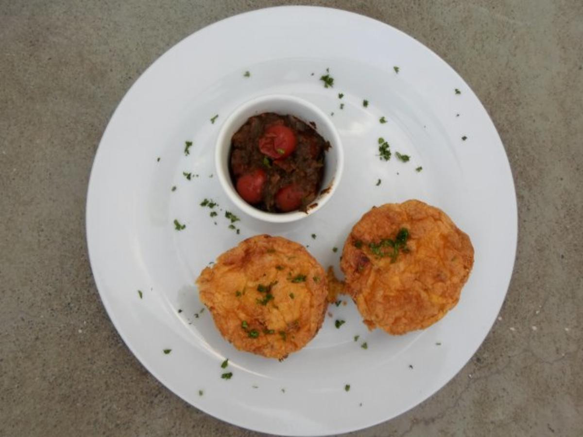 Straußeneiquiche mit Omboya (getrockneter, einheimischer Spinat)