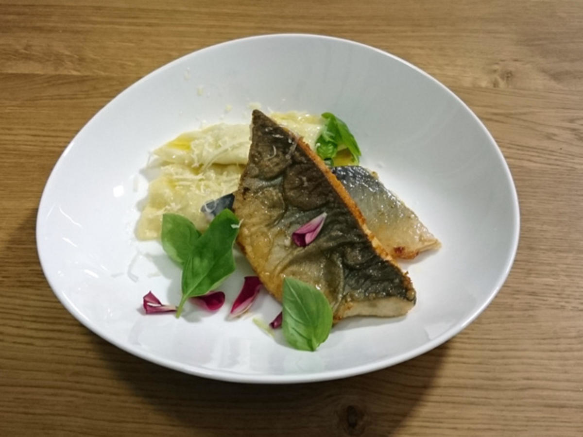 Blütensaibling mit Bärlauchtascherl