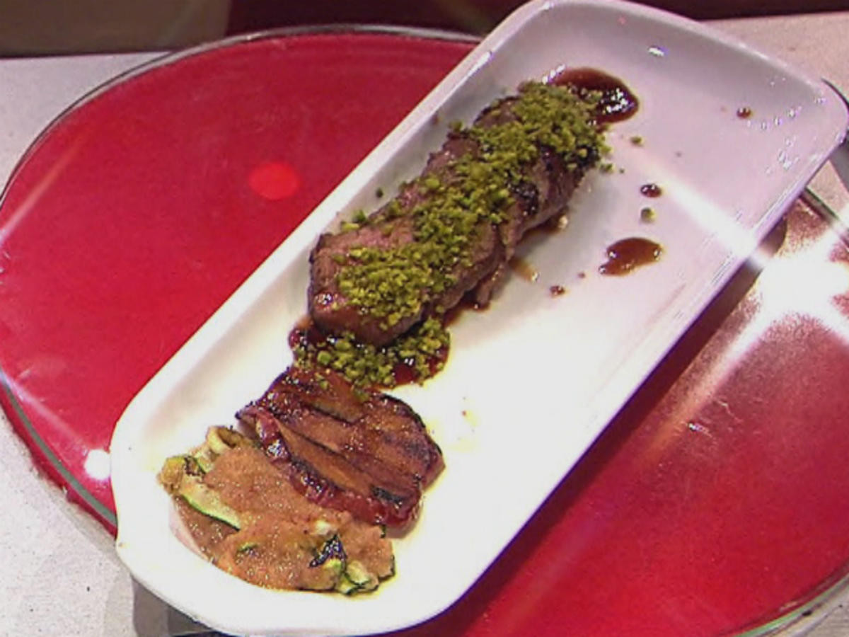 Lammlachse im Amarenalack mit gegrillter Zucchini (Henning Krautmacher)