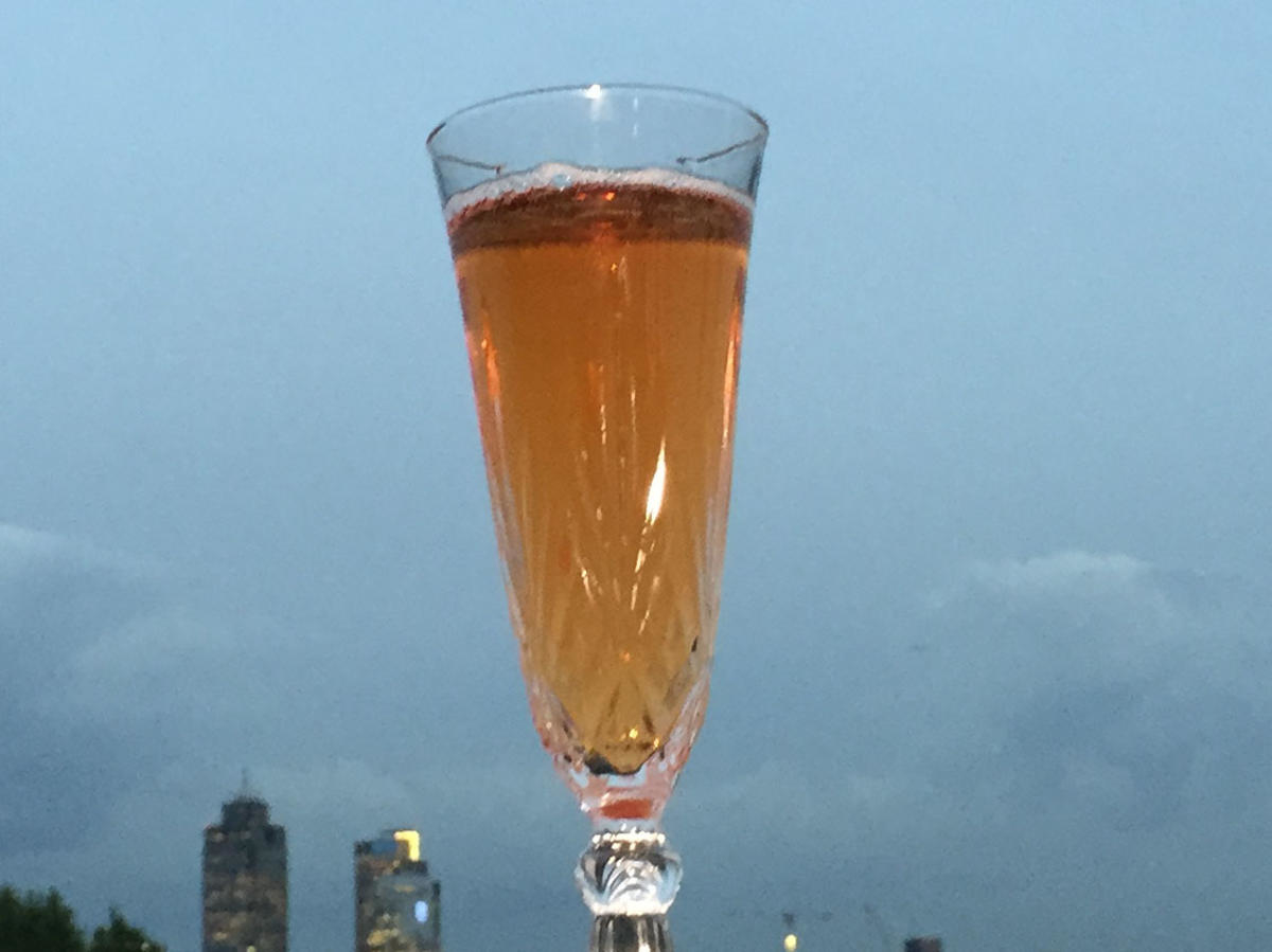 Bellini vom Weinbergpfirsich
