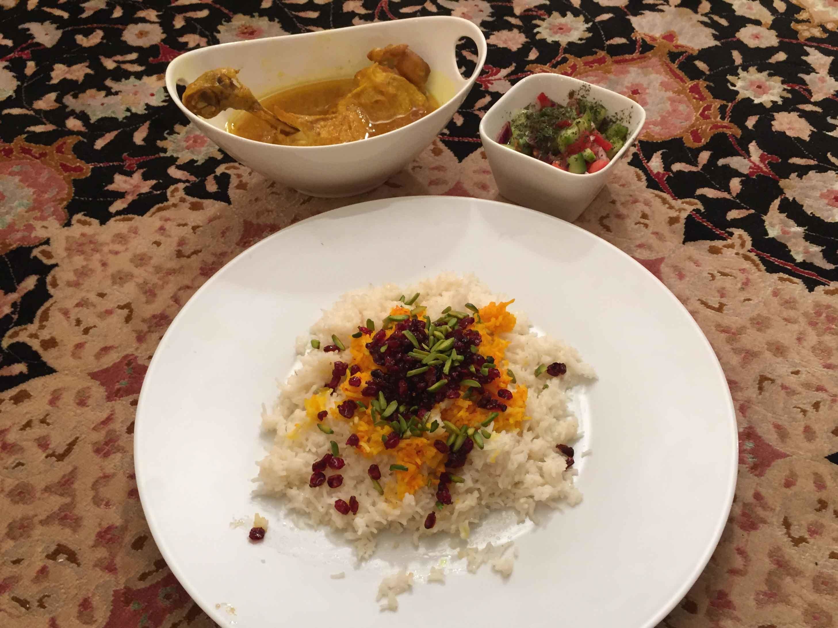 Sereschk Polo mit Salat Shiraz