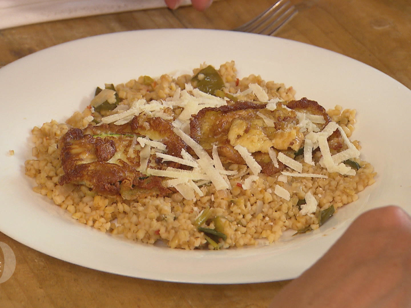 Zucchini Piccata mit buntem Bulgur