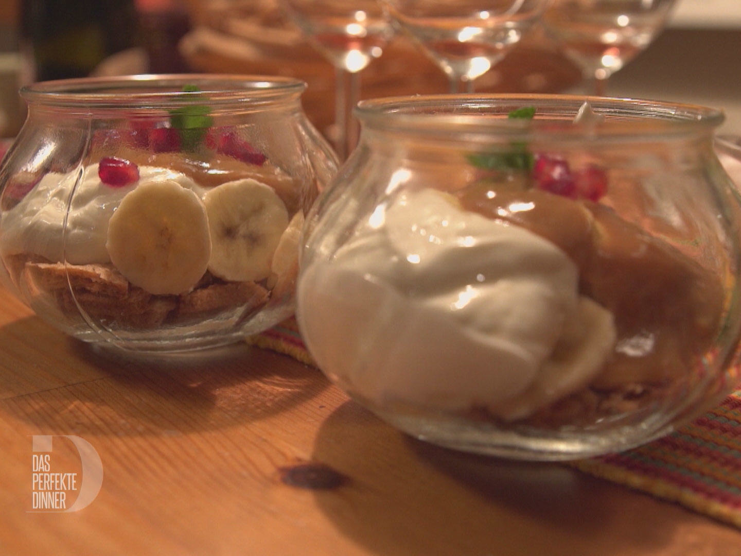 Vollkornbutterkekse mit griechischem Joghurt, Karamell und Banane