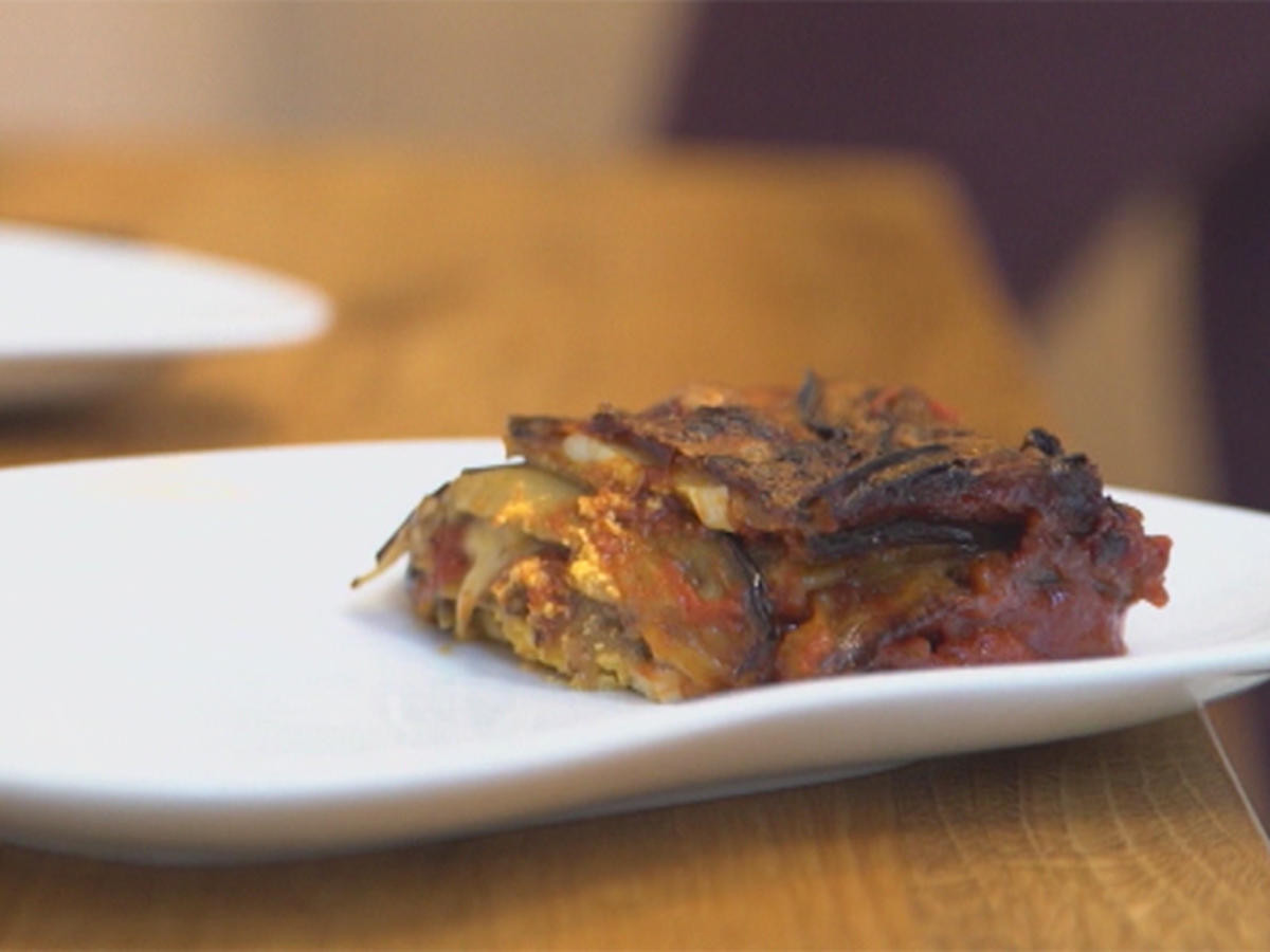 Parmigiana di Melanzane (Auberginenauflauf) mit Rucolasalat
