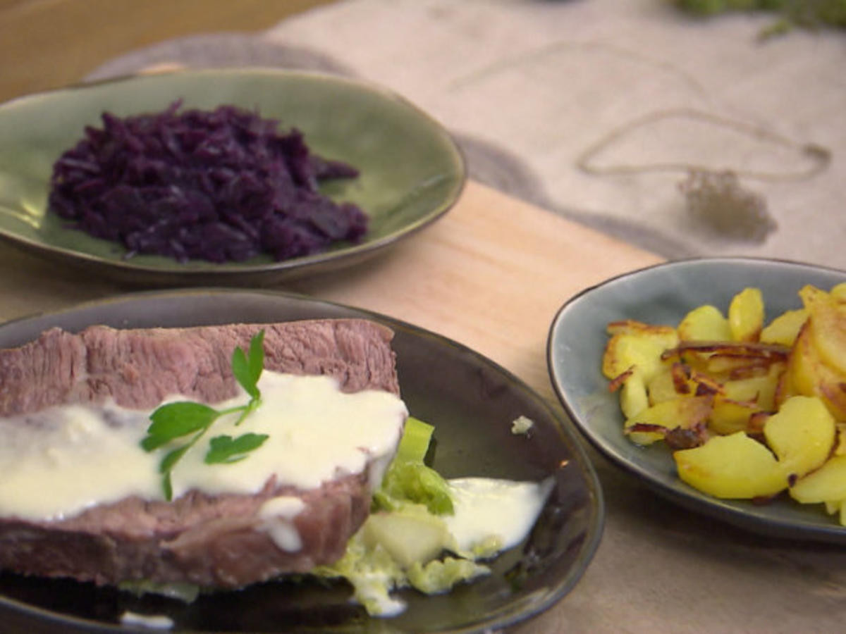 Tellerfleisch mit Meerrettichsoße auf Wurzelgemüse mit Bratkartoffeln
