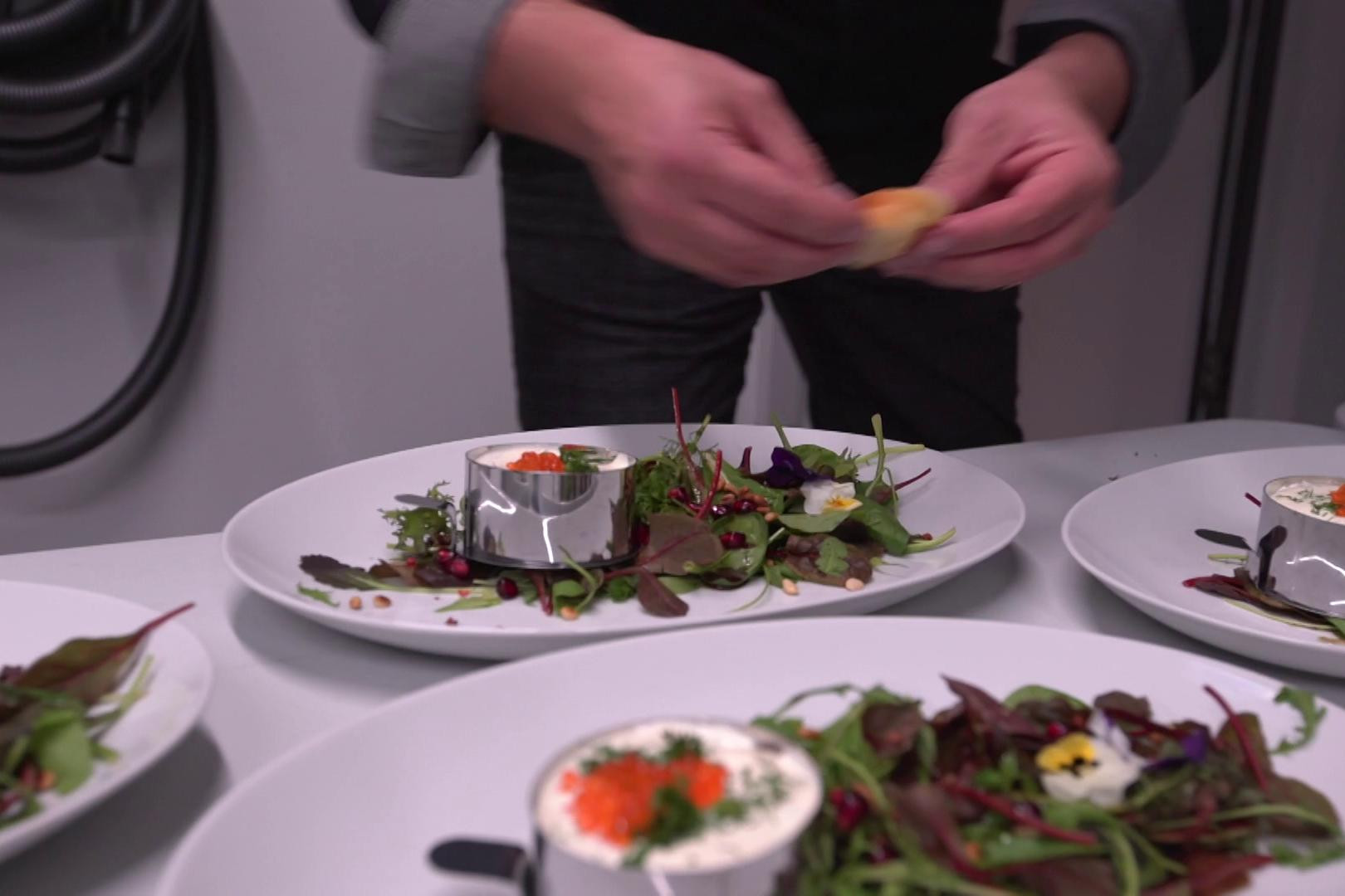 Räucherforellen-Tatar mit Meerrettich-Mousse