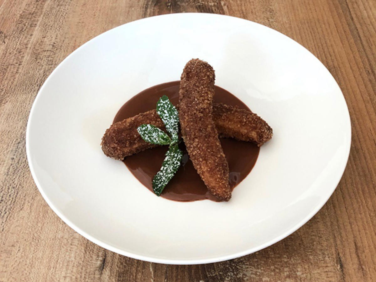 Bild zu: "Churros mit Schokoladensoße (Evelyn Burdecki)"