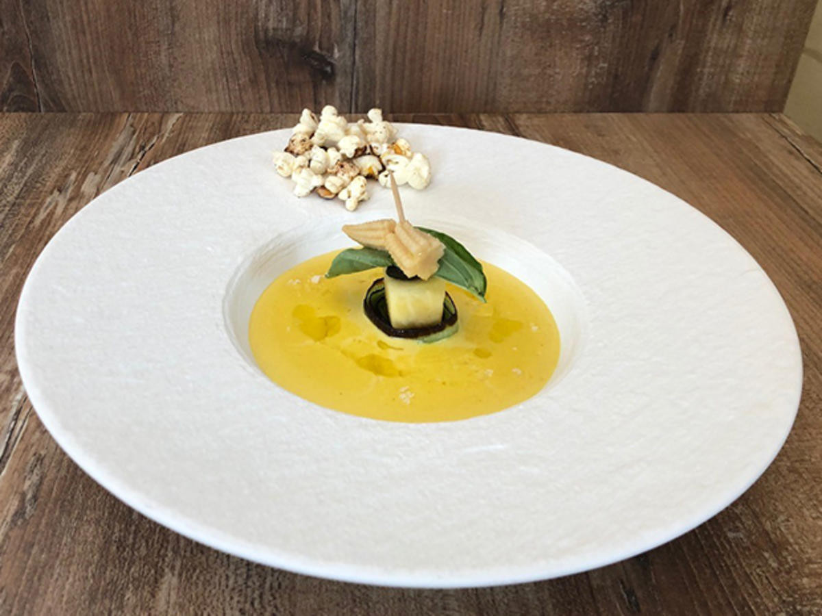 Bild zu: "Lauch-Mais-Suppe mit Popcorn (Bastian Bielendorfer)"