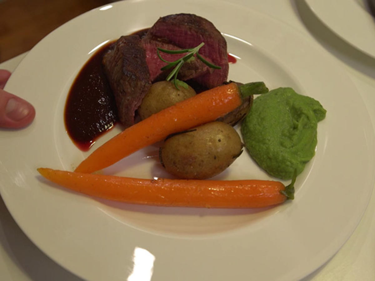 Rinderfilet an Rotweinsoße mit vegetarischer Alternative