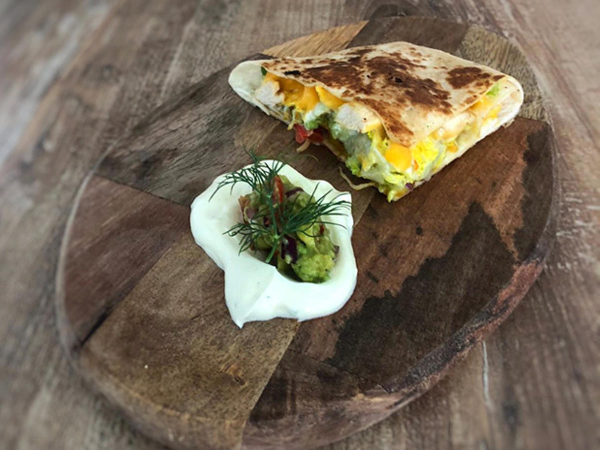Gefalteter Knusper-Wrap mit Hähnchen (Dagi Bee)