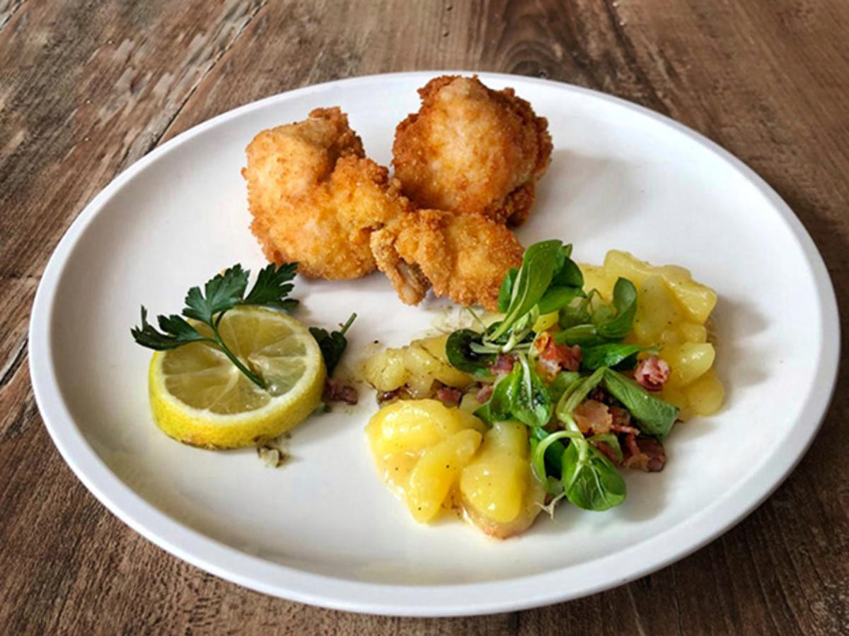 Backhendl mit Vogerl-Kartoffelsalat (Marianne und Michael)