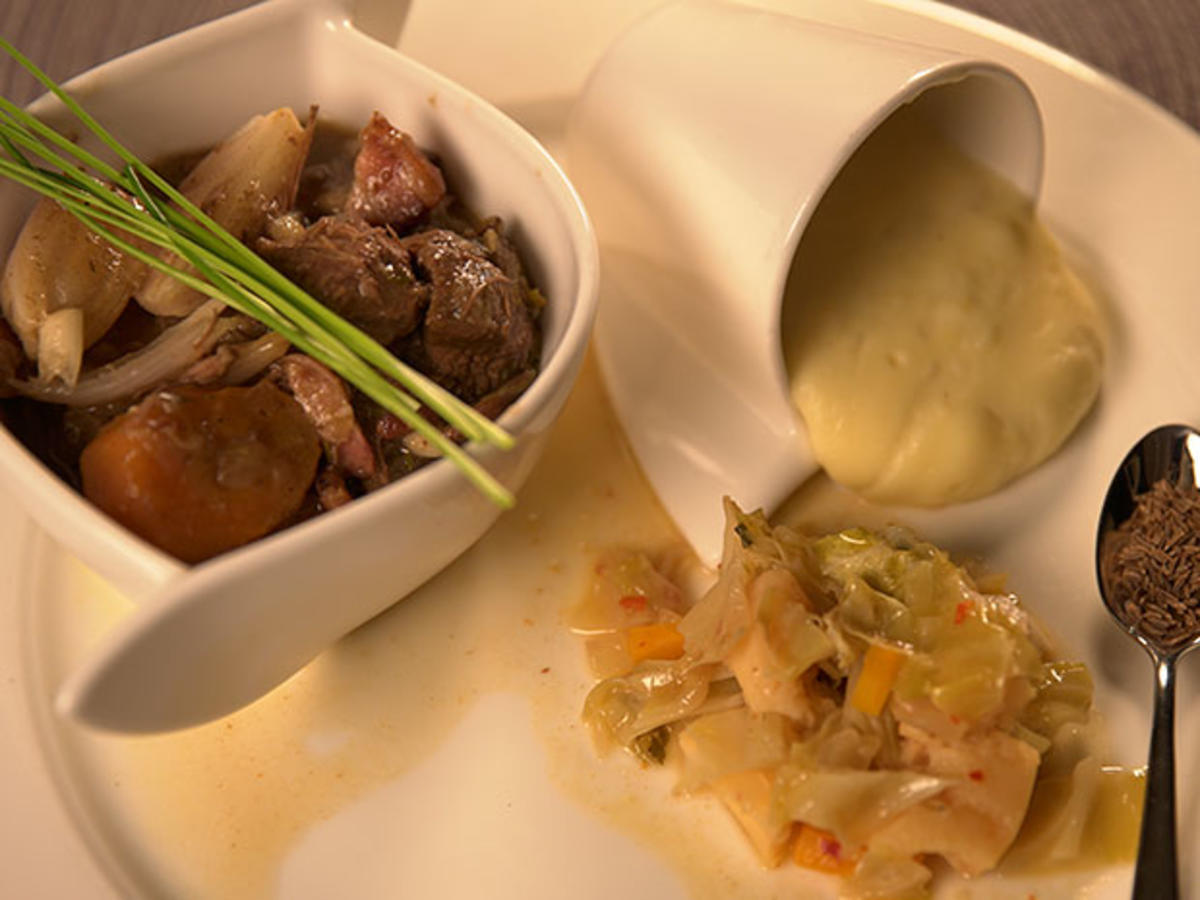 Boeuf Bourguignon mit Aligot und bayerischem Kraut mit Quitte