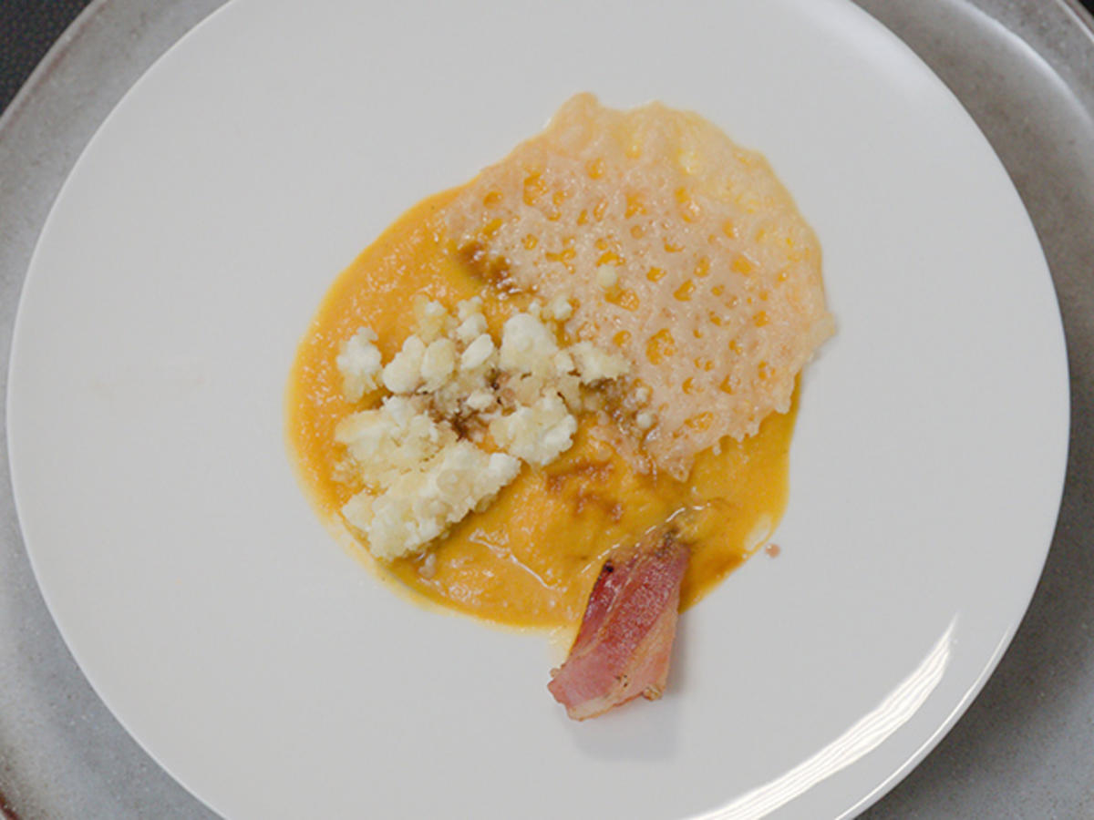 Knollensüppchen mit zweierlei Chips