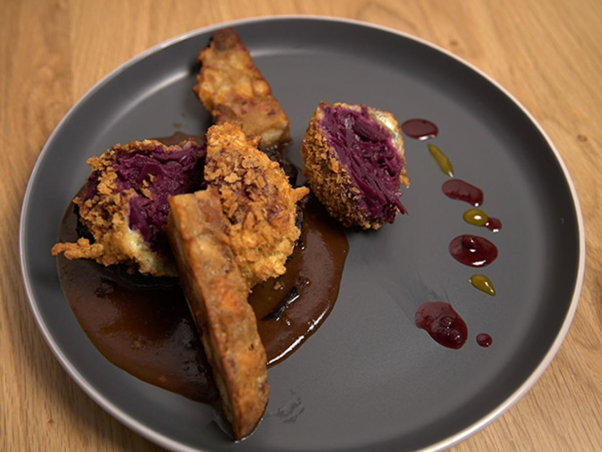 Bild zu: "Ausflug zum Rhein - Sauerbraten mit Rotkohl und Knödel"