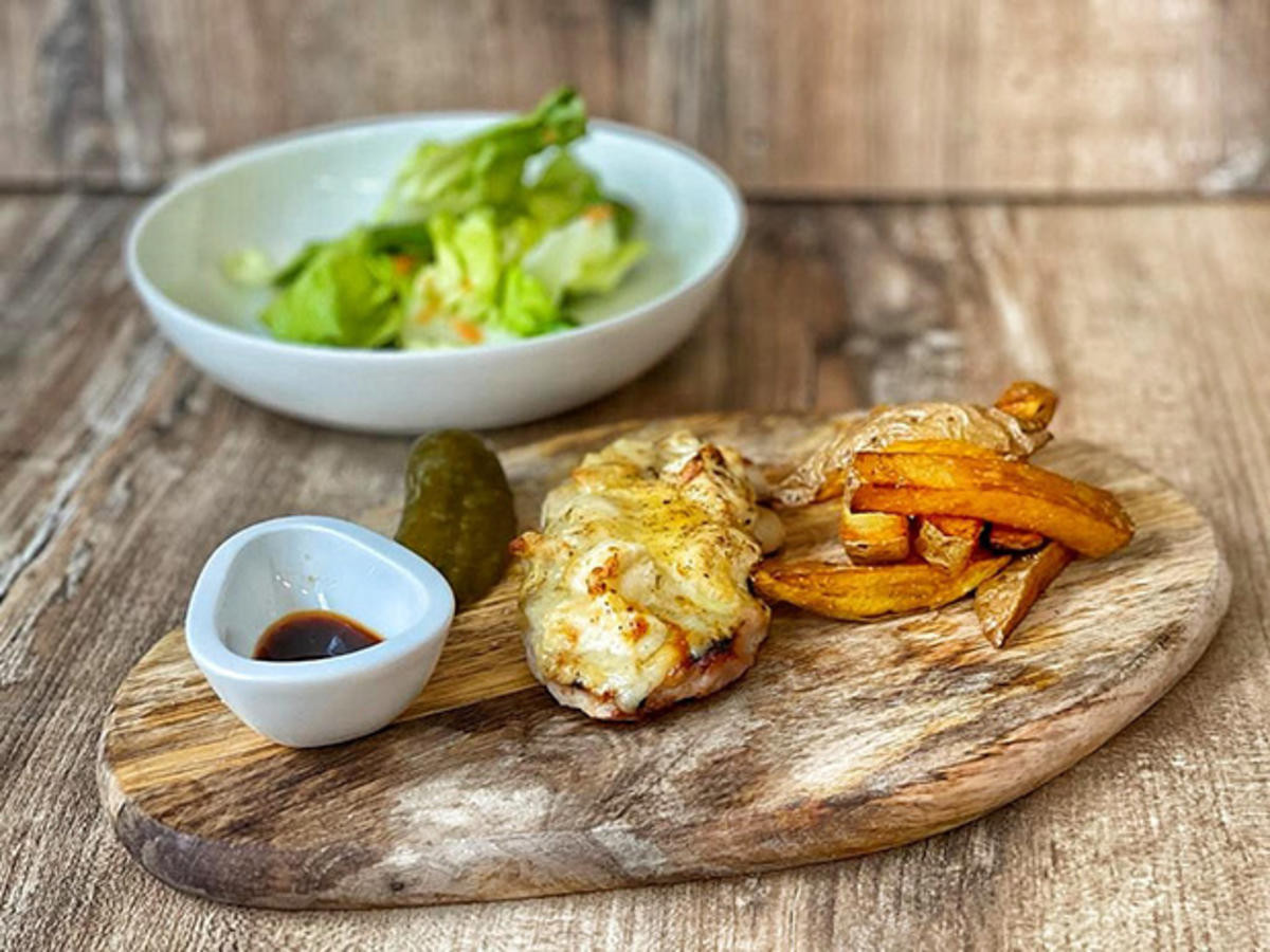Bild zu: "Steak au four mit Pommes Frites (Sophia Thomalla)"