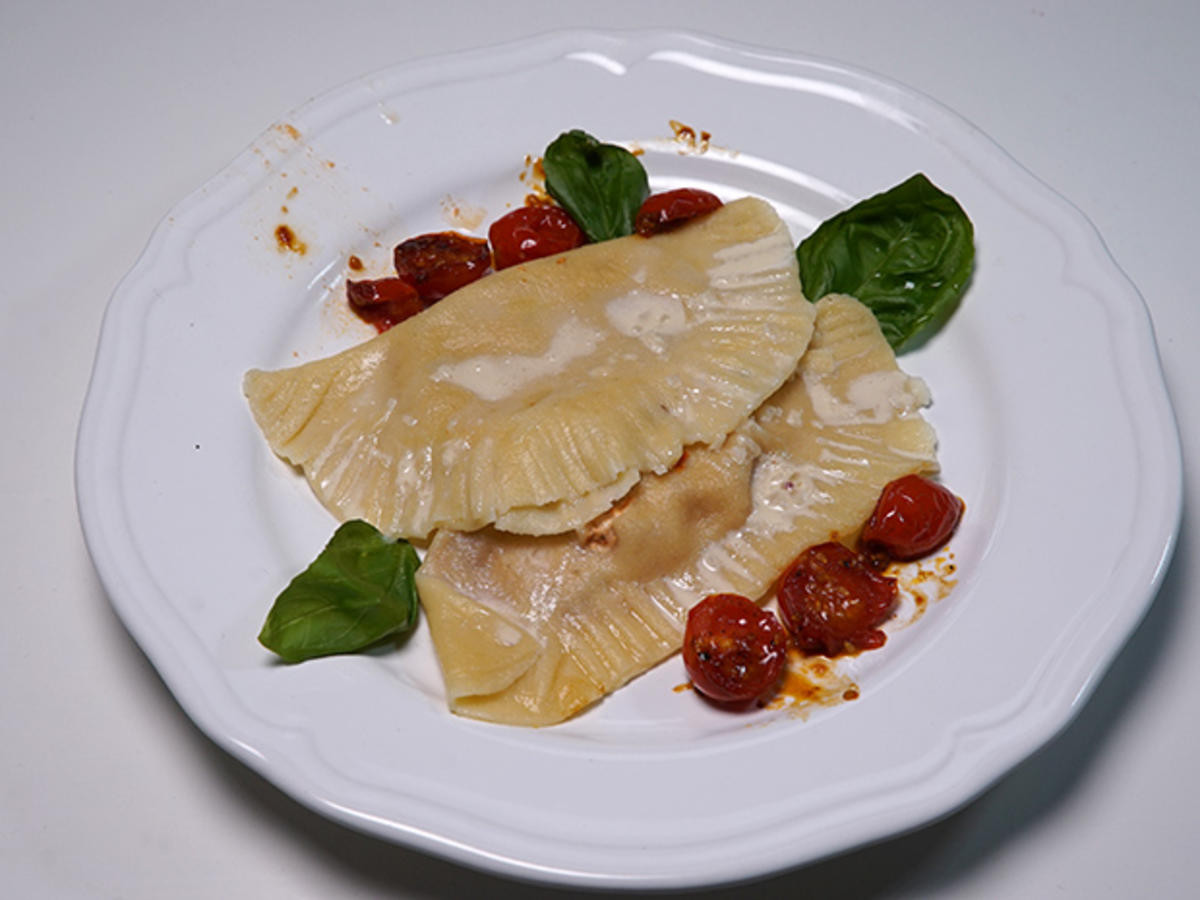 Ravioli gefüllt mit Ziegenfrischkäse und Ricotta
