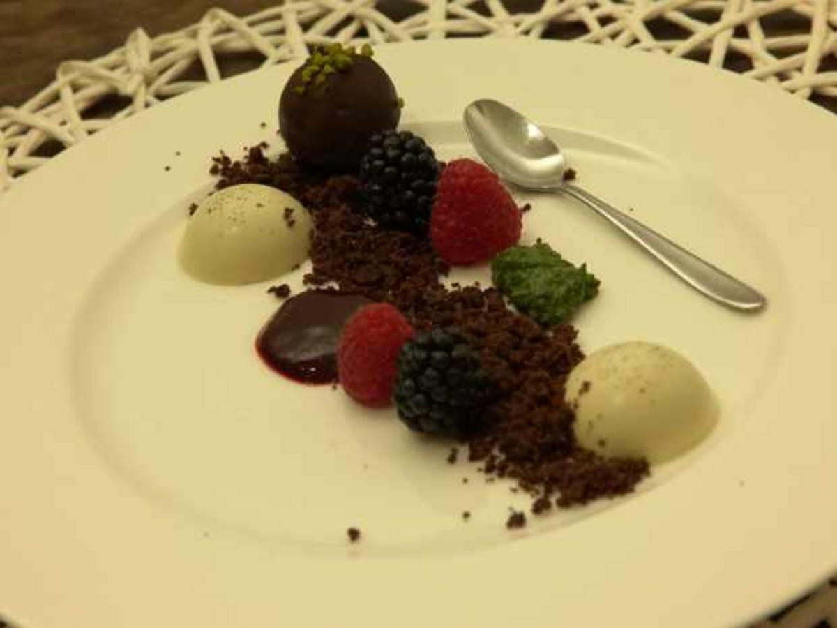 Panna Cotta mit Minzpesto und Schokokekse