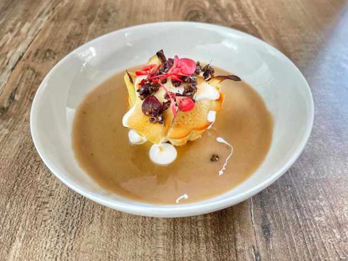 Kuchen und Suppe vom Apfel mit Meringue (Andrea Sawatzki)