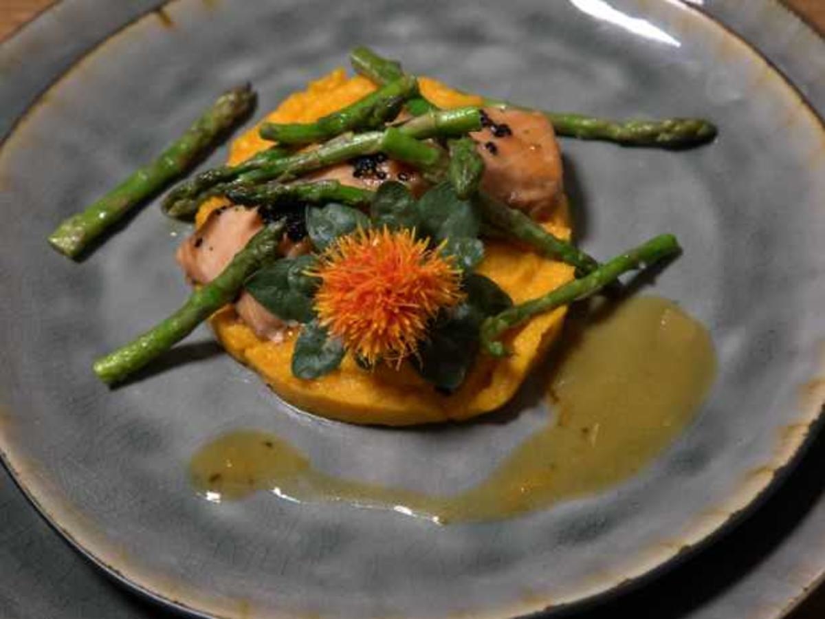Lachs mit Orangen-Soße und Süßkartoffelmash