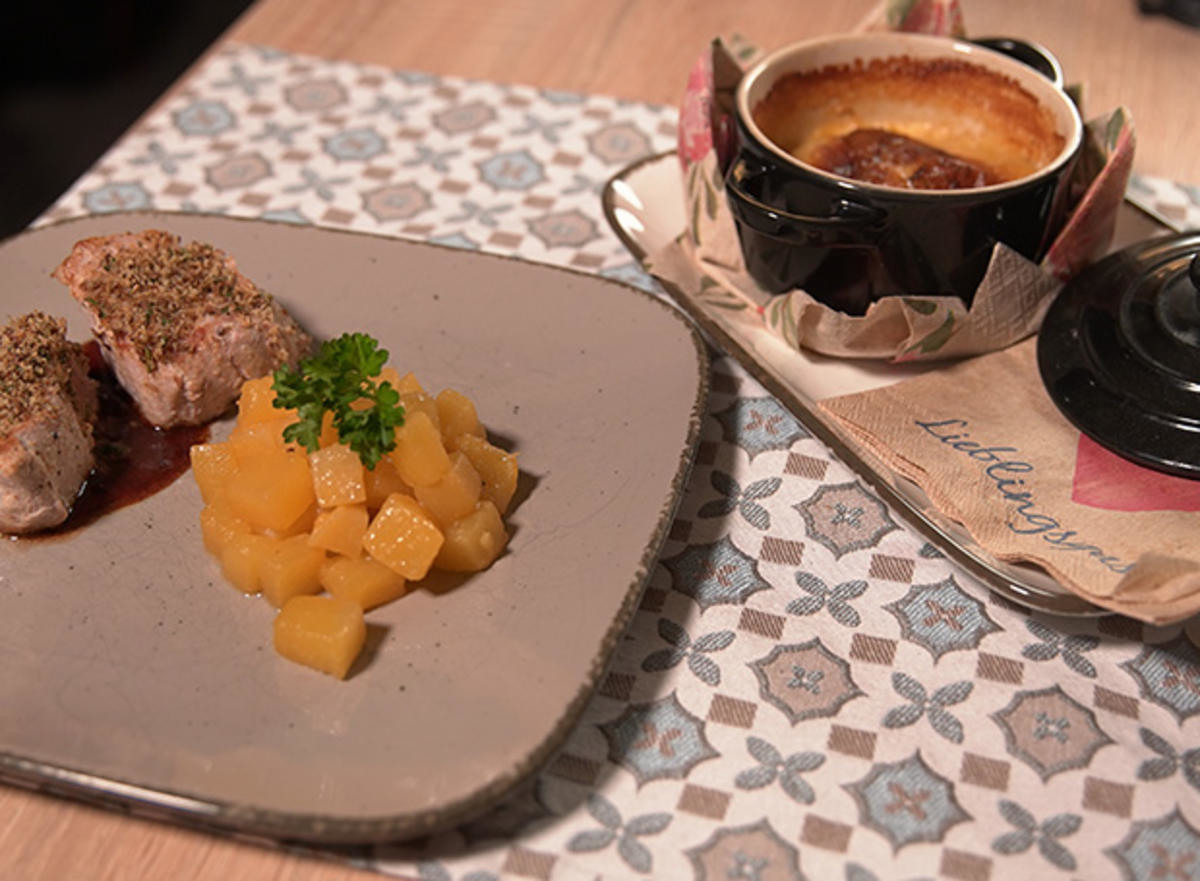 Schweinefilet mit Kräuterkruste, Steckrüben und Kartoffelgratin