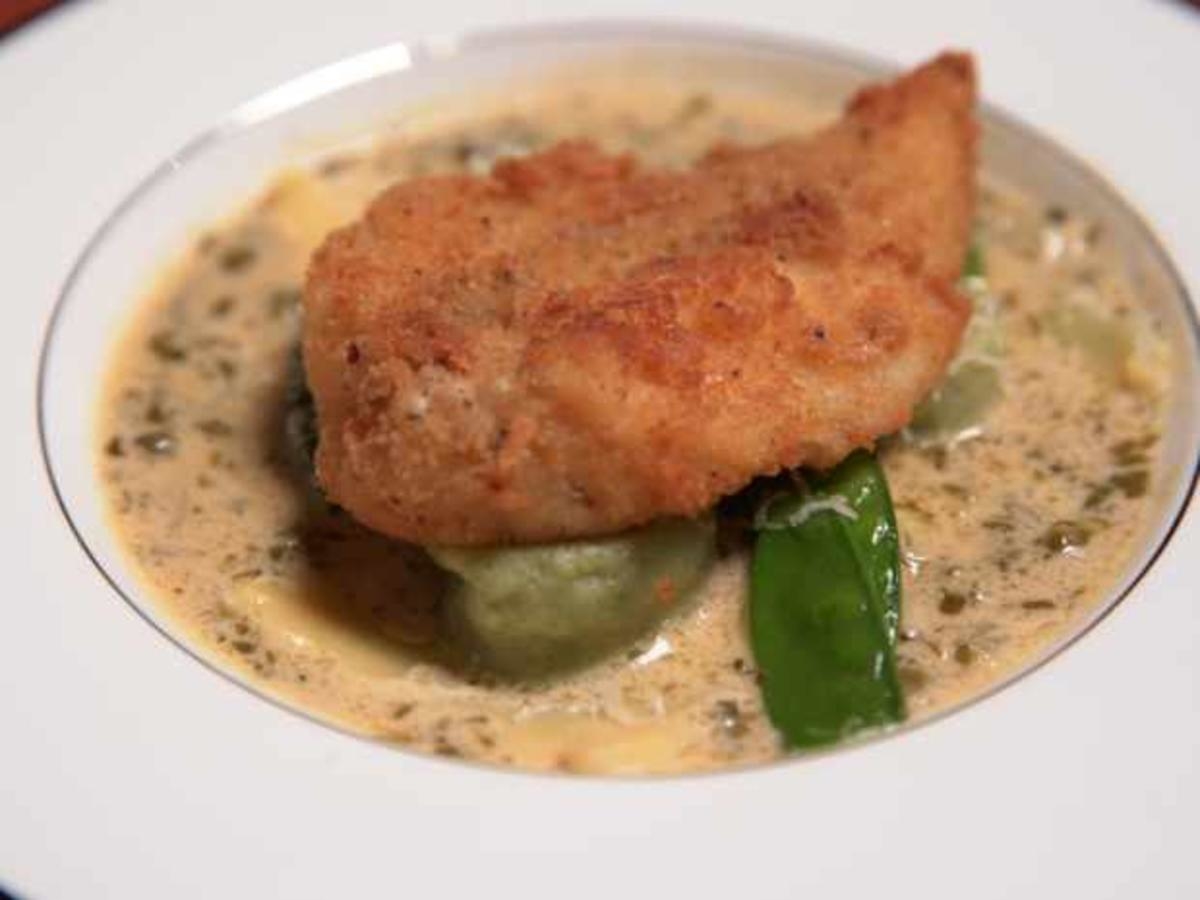 Teigtaschen mit Erbsen-Rucola-Füllung und Kabeljau