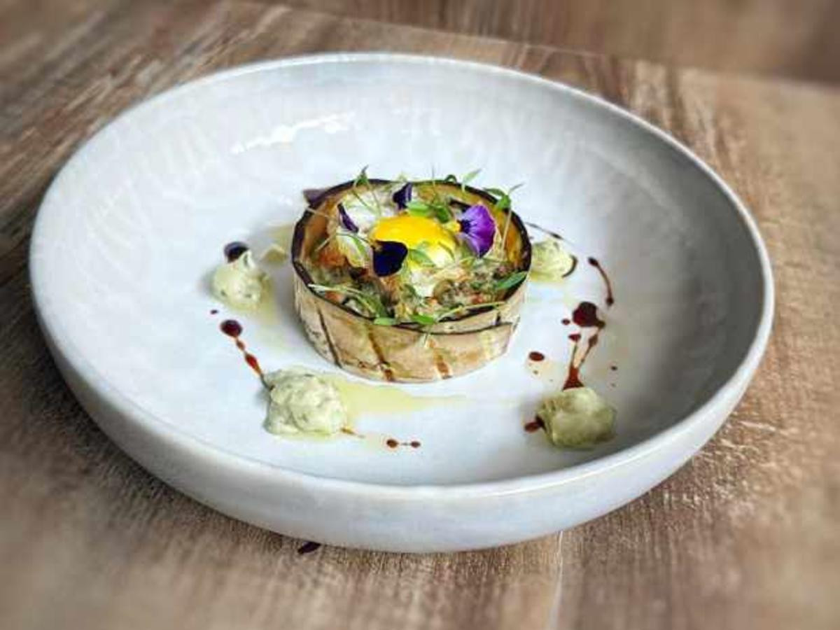Linsensalat mit Auberginencreme und Wachtelei (Insa Thiele-Eich)