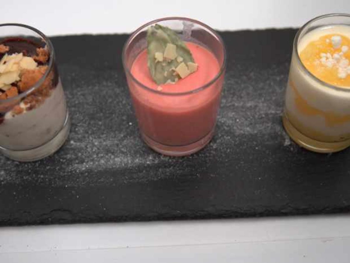 Erdbeeren Pannacotta mit Lemoncurd Schichtdessert und Bananensplit