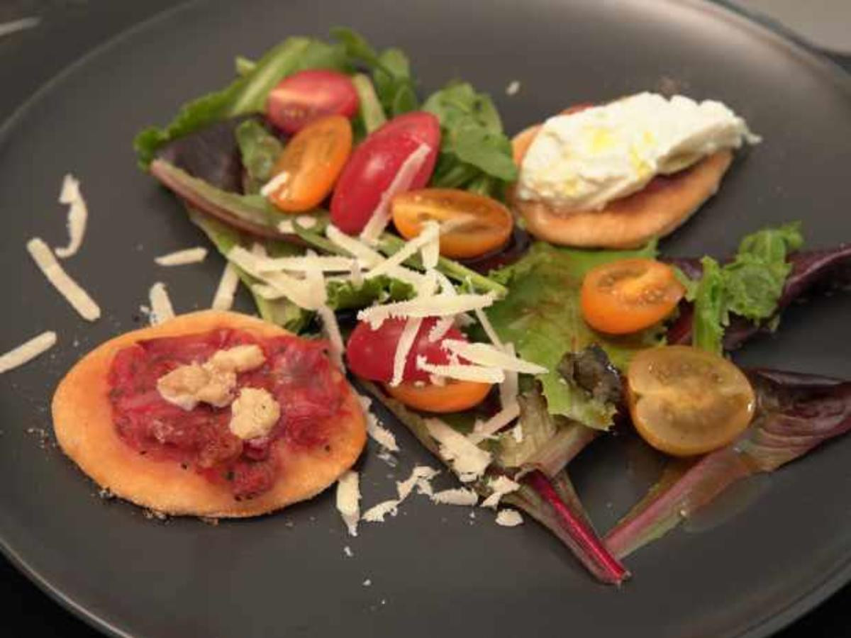Zweierlei Pinsa vom Grill