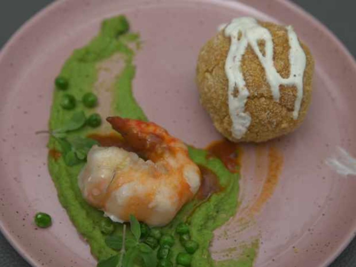 Arancini mit Krustentierschaum und Erbsenpüree