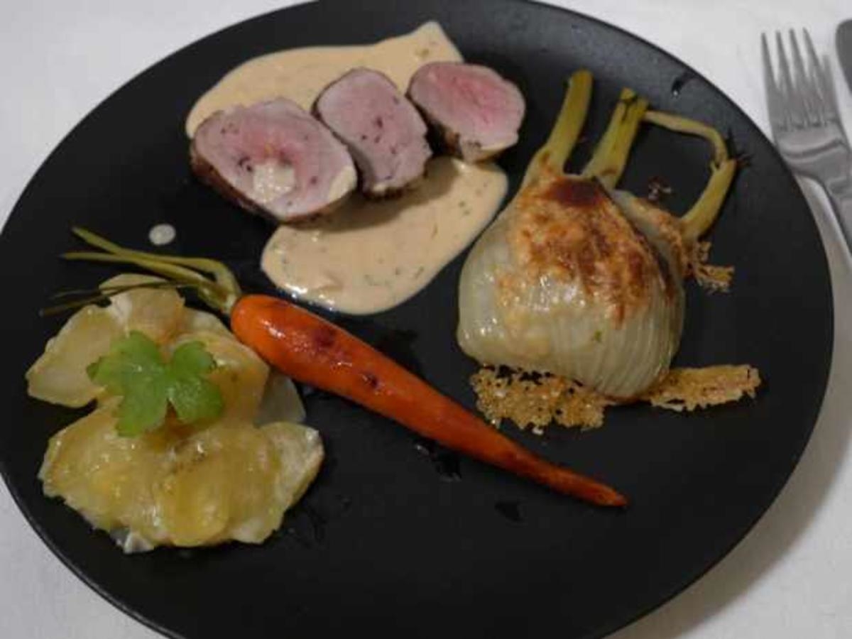 Schweinefilet in exotischer Rahmsauce mit überbackenem Fenchel