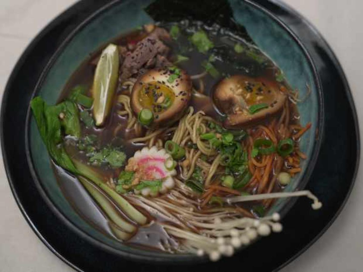Miso-Ramen mit Toppings
