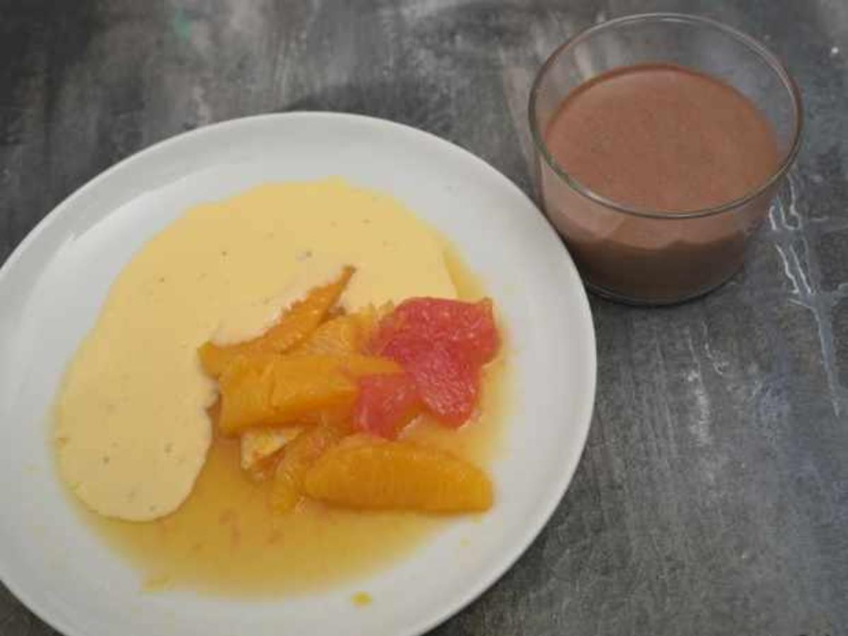 Orangen mit Tonkabohnen-Sauce und Schokoladeneis