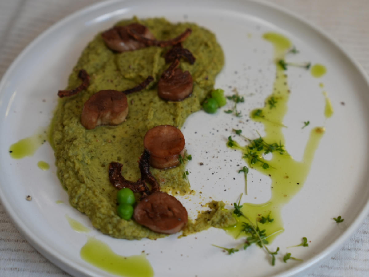 Marinierte Pilze mit Erbsen-Minz-Püree