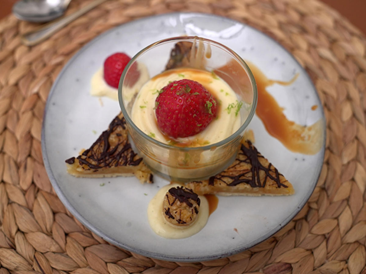 Nussecken mit Vanillecreme und Salted Caramel