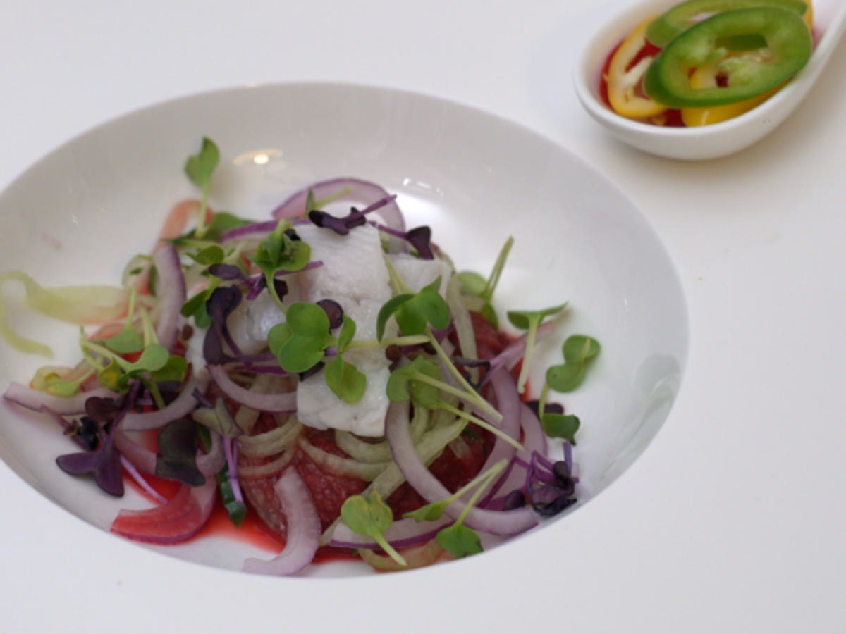 Zander mit Rote-Bete-Mousse und Gurkenspaghetti