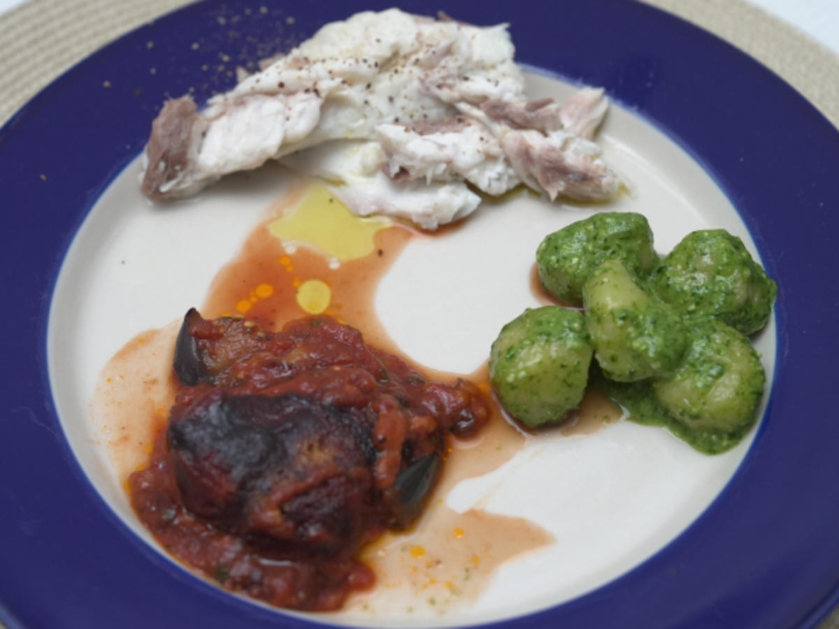 Dorade in Salzkruste mit Gnocchi al pesto und Parmigiana