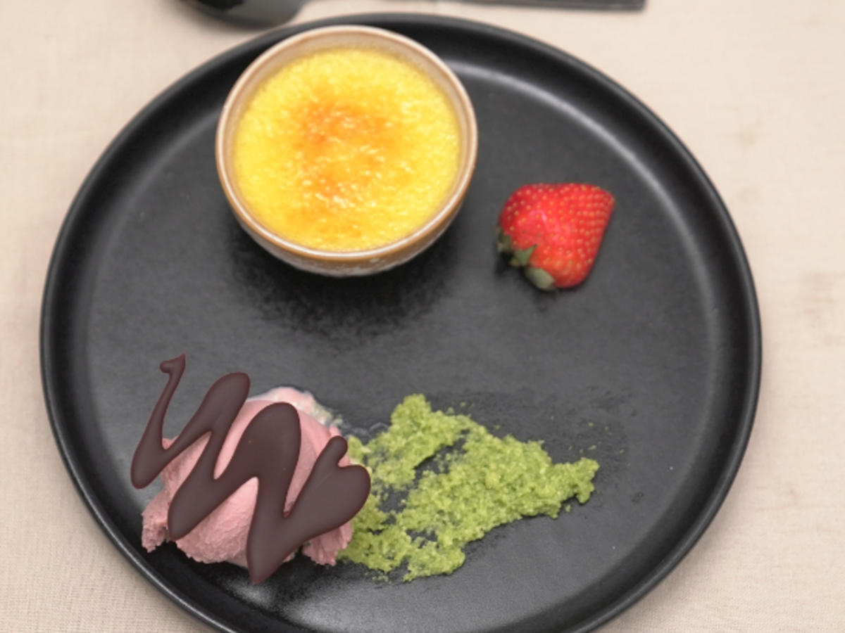 Crème Brûlée mit Eis und Pesto