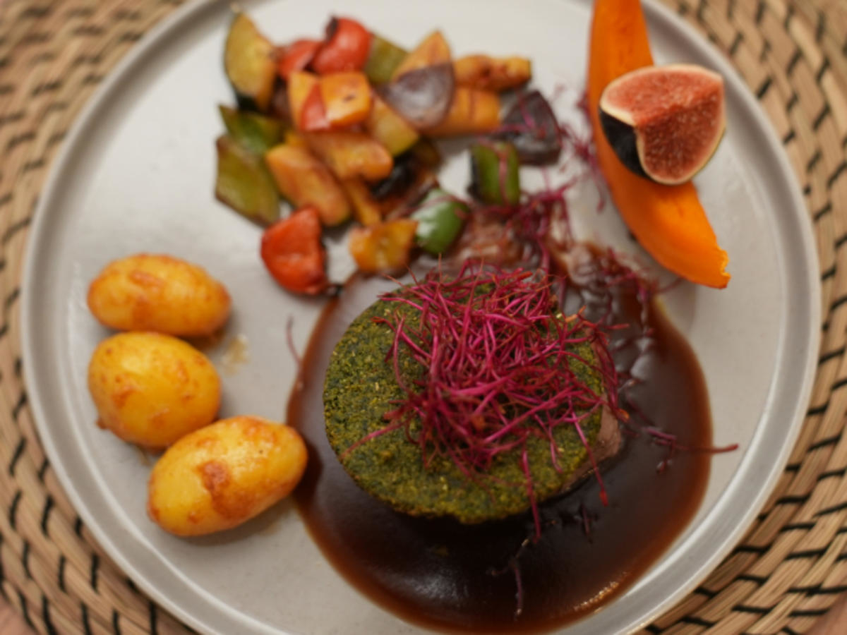 Wasserbüffelfilet mit Grillgemüse, Kürbis und Parmesankartoffeln